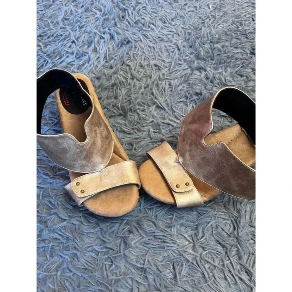 Modzori Women’s Argo Reversible Vegan Wedge Sandal - Pearl Gold flips to Black 9